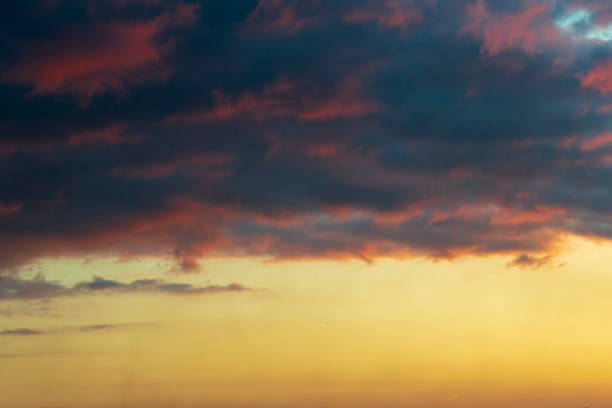 evening cumulus humilis clouds in the sky. beautiful sunset cloudscape - cumulus humilis imagens e fotografias de stock