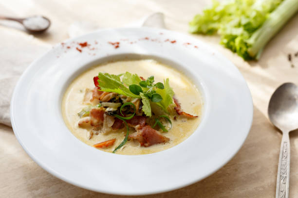 istock Seafoods cream soup 1159004156