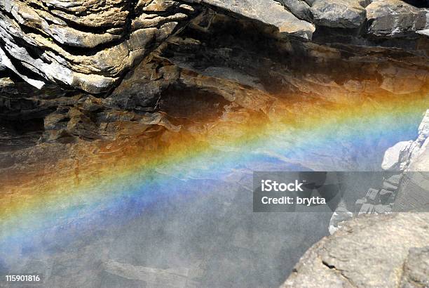 Rainbow — стоковые фотографии и другие картинки Альберта - Альберта, Без людей, Вертикальный