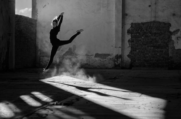 istock Silhouette of ballerina dancing 1159022582