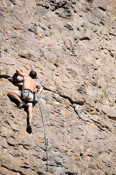 sport escaladeur 07 - mountain climbing rock climbing adventure incentive photos et images de collection