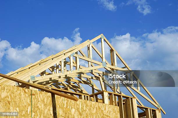 Neues Zuhausekonstruktion Stockfoto und mehr Bilder von Balkengerüst - Balkengerüst, Bauarbeiter, Baugewerbe