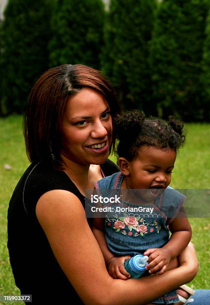 Felice Lei E - Fotografie stock e altre immagini di Bambino - Bambino, Bebé, Gara sportiva individuale