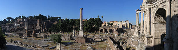 panorama del foro romano - caesar emperor rome stone foto e immagini stock