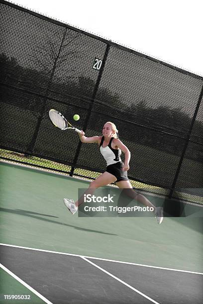 Foto de Agressivo Atleta e mais fotos de stock de Esportista - Esportista, Montanhas Olympic, Equipe Esportiva