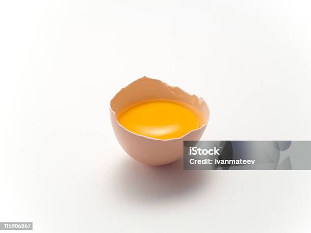 Rohes Ei Stockfoto und mehr Bilder von Ei - Ei, Eigelb, Extreme Nahaufnahme