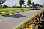 montreal-city-bus-sommer.jpg?b=1&s=170x170&k=20&c=LKnoq8wq5s8AY4zdWL9k4J0CTkigHWdFAEpr6u7mrqA=