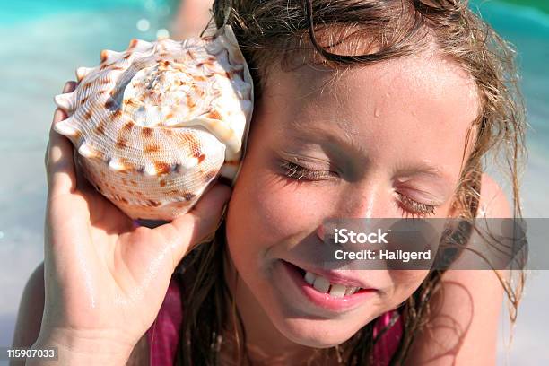 Photo libre de droit de Shell banque d'images et plus d'images libres de droit de Activité de loisirs - Activité de loisirs, Adolescent, Bain de soleil