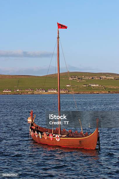 Vikingboat - zdjęcia stockowe i więcej obrazów Archipelag - Archipelag, Bez ludzi, Boja