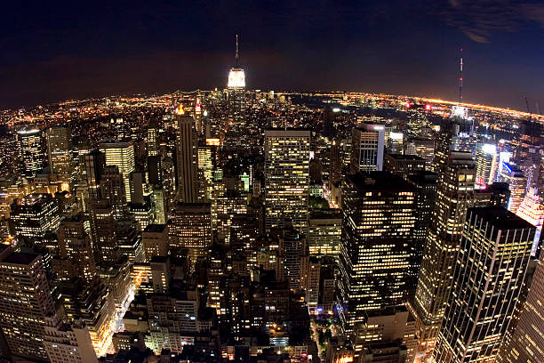 la ciudad de nueva york en la noche - new york city new york state manhattan night fotografías e imágenes de stock