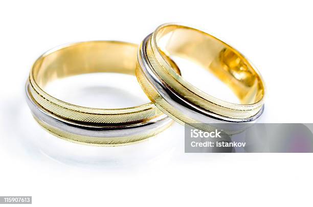 Anillos De Boda Foto de stock y más banco de imágenes de Dorado - Color - Dorado - Color, Oro - Metal, Alianza - Anillo