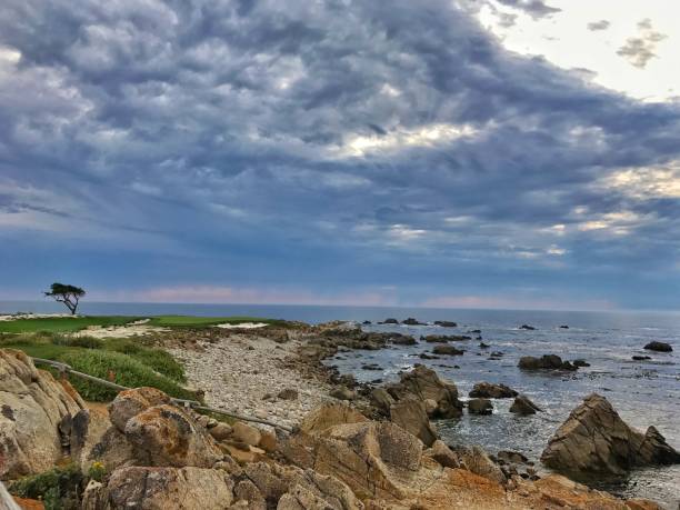 playa de guijarros - pebble beach california california golf carmel california fotografías e imágenes de stock