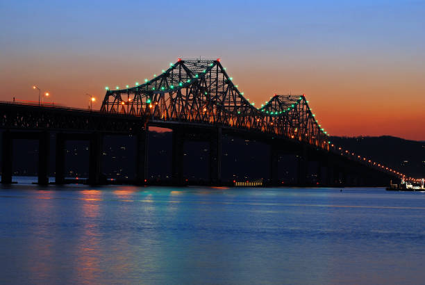 istock Sunset on the Old Tappan Zee Bridge 1159091825