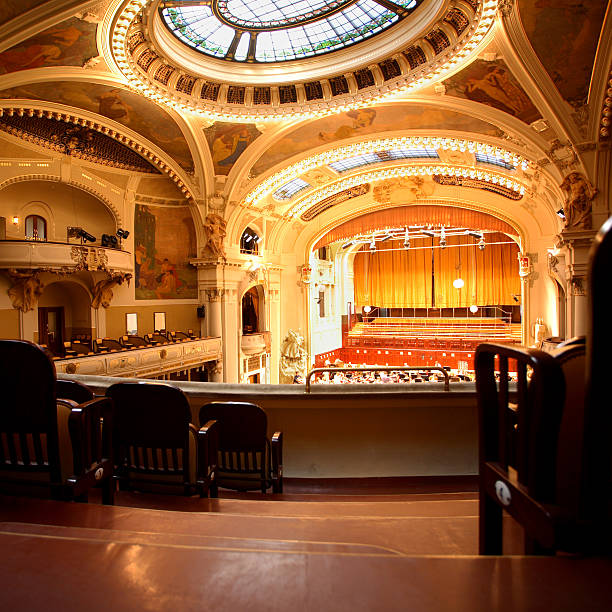 klasyczne wnętrza/music hall - stage theater theatrical performance curtain seat zdjęcia i obrazy z banku zdjęć