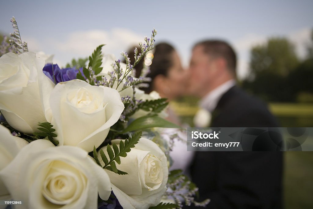 Casamento Beijo - Foto de stock de Beijar royalty-free