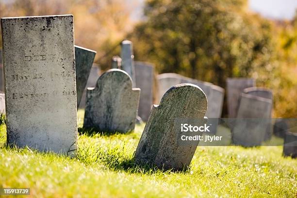 Hiilside Кладбище — стоковые фотографии и другие картинки Кладбище - Кладбище, Старый, Без людей