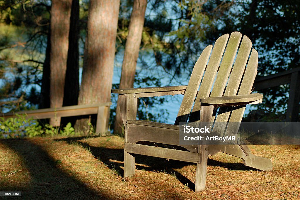 Sedia Adirondack - Foto stock royalty-free di Sedia Adirondack