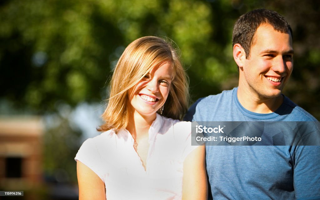 Atractiva pareja Retratos - Foto de stock de Abrazar libre de derechos