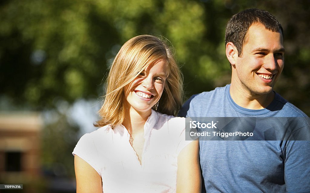 Casal atraente retratos - Foto de stock de Abraçar royalty-free