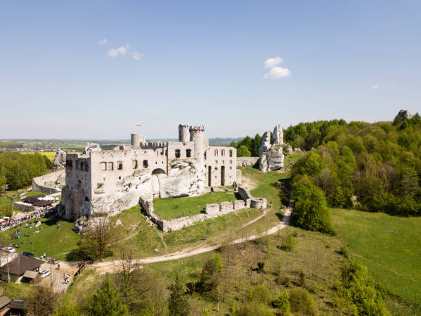 istock Ogrodzieniec, Poland 1159143728