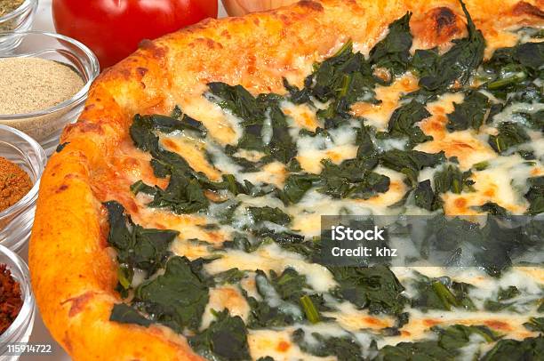 Pizza Italiana - Fotografias de stock e mais imagens de Almoço - Almoço, Comida, Comida e Bebida