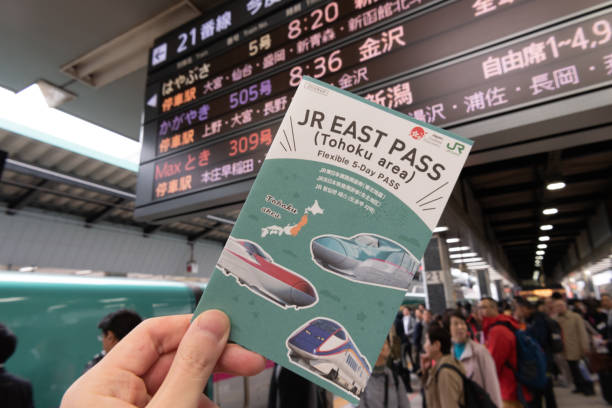 jr east pass (zona di tohoku) - foreigner foto e immagini stock