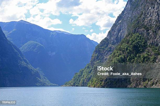 Photo libre de droit de Fjord Norvégien banque d'images et plus d'images libres de droit de Bleu - Bleu, Chaîne de montagnes, Ciel