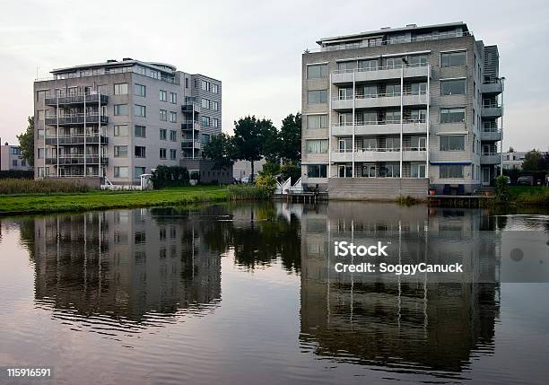 Apartamento De Reflejos Foto de stock y más banco de imágenes de Agua - Agua, Aire libre, Arquitectura