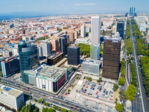Distritos de negocios de AZCA y CTBA en Madrid, España photo
