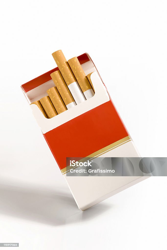 Cigarette Saszetka na białym - Zbiór zdjęć royalty-free (Paczka papierosów)