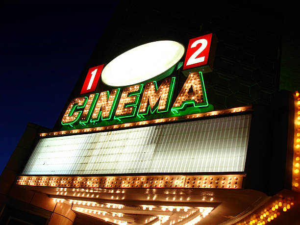 señal de cine en blanco - cinema marquee fotografías e imágenes de stock
