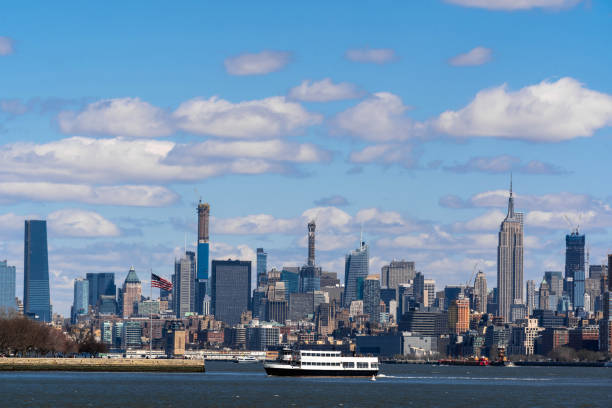 위치가 낮은 맨해튼, 관광 컨셉의 건축 및 건물인 뉴욕 도시 경관 강 변의 장면 - hudson new york state 뉴스 사진 이미지
