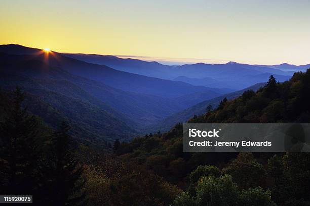 Photo libre de droit de Newfound Gap Smoky Mountains banque d'images et plus d'images libres de droit de Angle de prise de vue - Angle de prise de vue, Appalaches, Aube