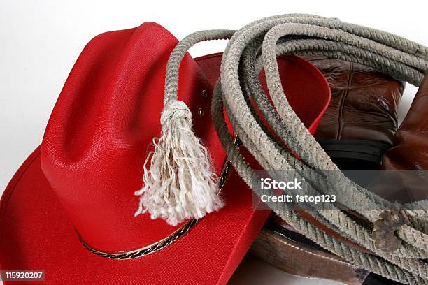 Foto de Red Chapéu De Cowboy E Laço e mais fotos de stock de Laço - Corda - Laço - Corda, Adulto, Bota de Cowboy