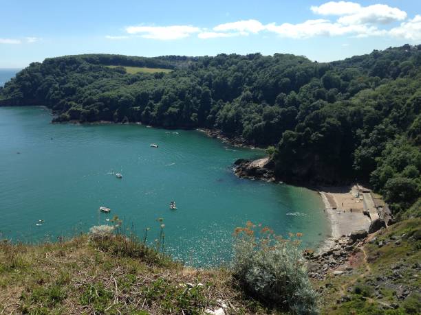 бухта ансти, торки, девон, великобритания - torquay стоковые фото и изображения