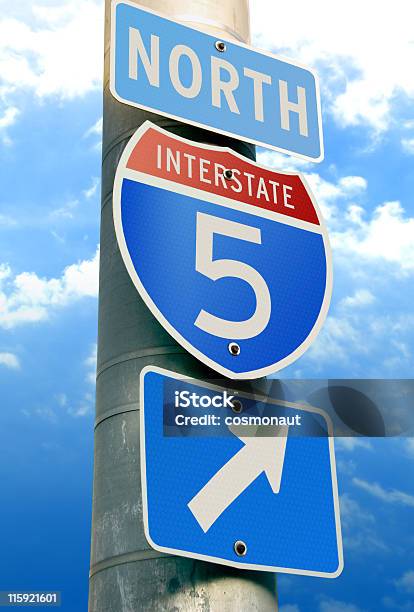 Interstate 5 Стрелка — стоковые фотографии и другие картинки I-5 - I-5, Автострада, Без людей