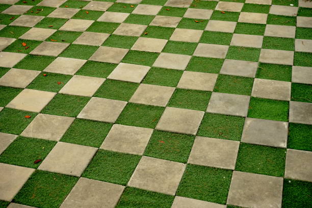草のチェッカーフロア - chess field ストックフォトと画像