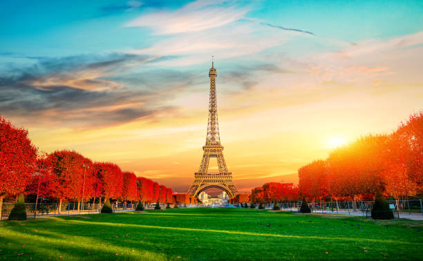 istock Autumn at Champs de Mars 1159227684