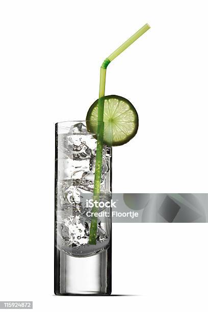 Koktajle Izolowane I Limonkowy Napój Gazowany - zdjęcia stockowe i więcej obrazów Gin Tonic - Gin Tonic, Neutralne tło, Gin
