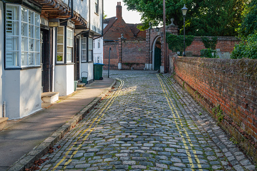The narrow cobbled Parson's Fee street in Aylesbury, Buckinghamshire, England.