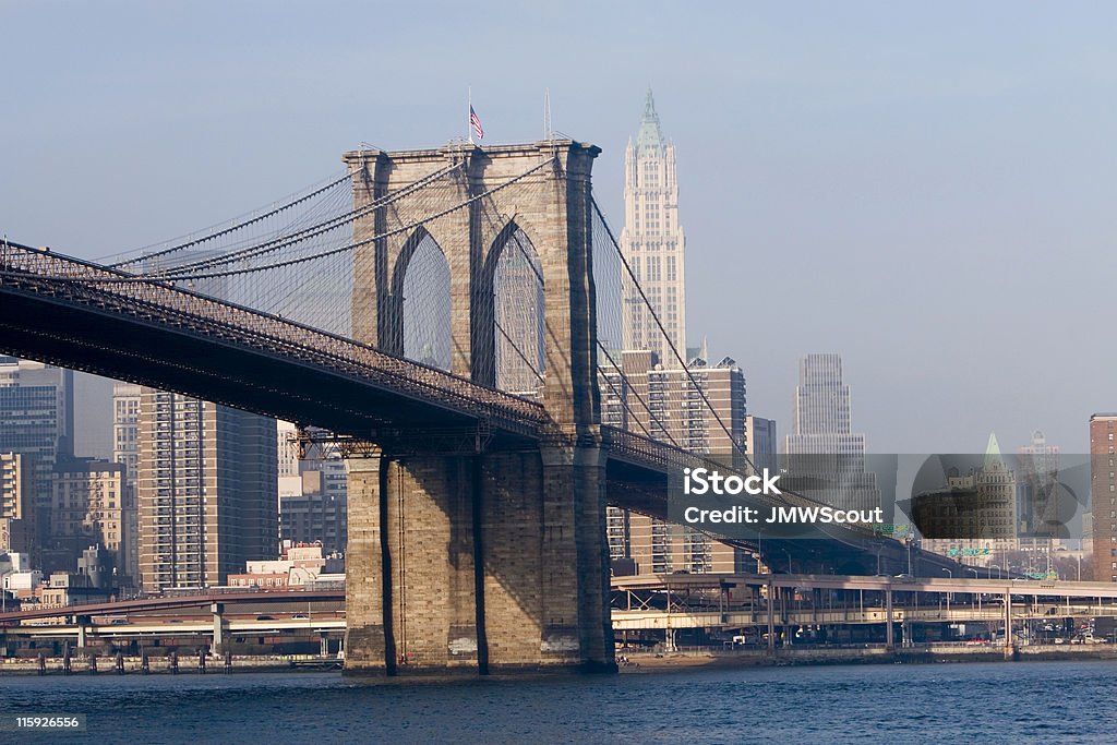 Brooklyn Bridge を渡り、FDR Drive - FDRドライブのロイヤリティフリーストックフォト