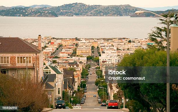 Foto de Pierce Street Pacific Heights De San Francisco Bay Area e mais fotos de stock de Baía