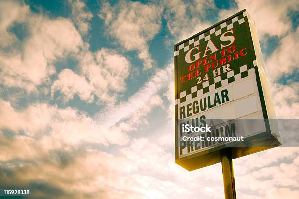 Цены На Бензин Заполните Пробелы В — стоковые фотографии и другие картинки АЗС - АЗС, Без людей, Бензин