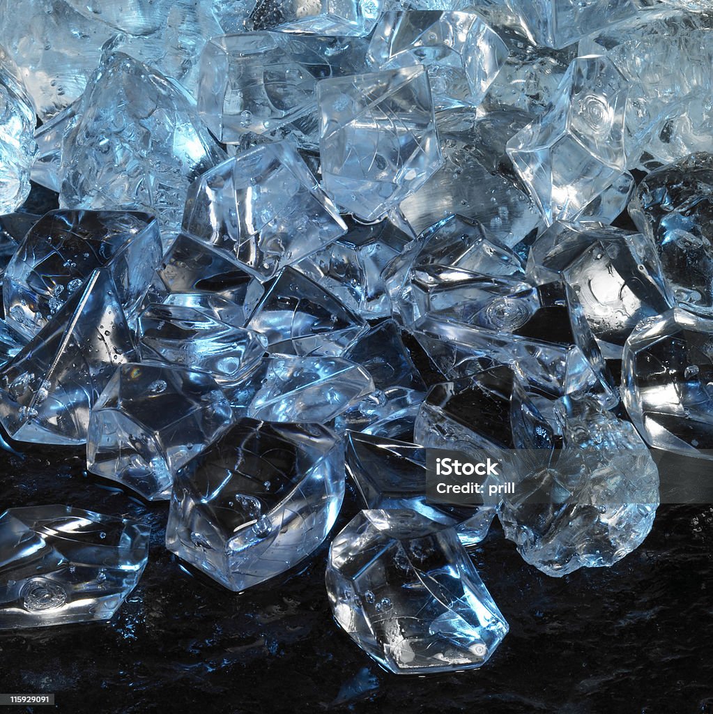 Синий Иллюминация кубики льда - Стоковые фото Блестящий роялти-фри
