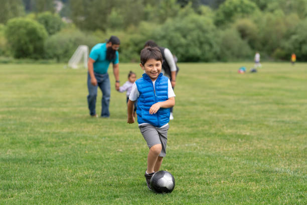 istock Family day at the park 1159294613