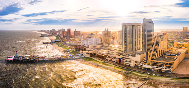 Panorama aéreo de última hora de la tarde de Atlantic City photo