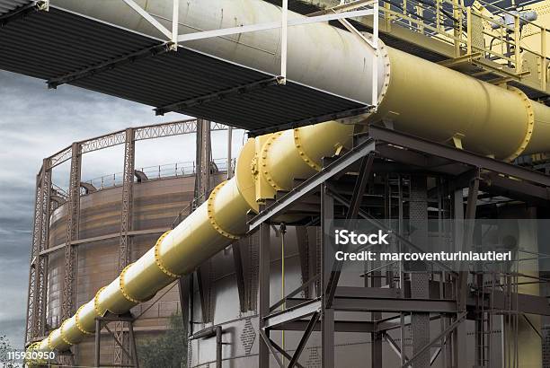 Foto de Terra Dos Reservatórios De Aço Tubos Paisagem Industrial e mais fotos de stock de Cano