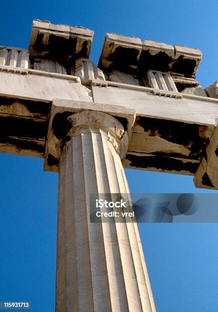 Il Partenone Colonna - Fotografie stock e altre immagini di Atene - Atene, Bellezza, Capitali internazionali