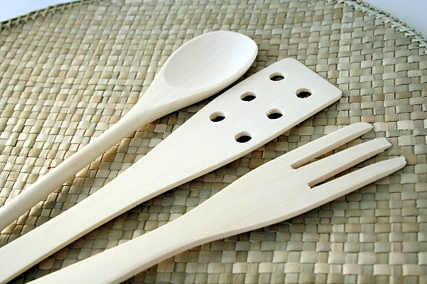 küchenzubehör - kitchen utensil instrument of measurement spoon isolated stock-fotos und bilder