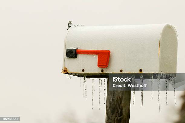 Photo libre de droit de Tapissée De La Campagne De Boîte Aux Lettres banque d'images et plus d'images libres de droit de Boîte aux lettres publique - Boîte aux lettres publique, Hiver, Anticipation